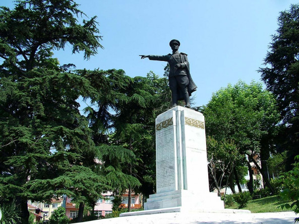 İzmit Atatürk Heykeli