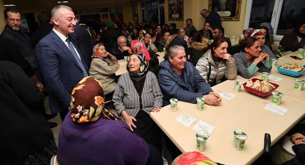 Başkan Büyükakın canlarla iftar yaptı