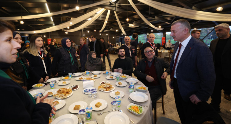 Büyükakın: Yeni nesilleri yetiştirenler sizlersiniz